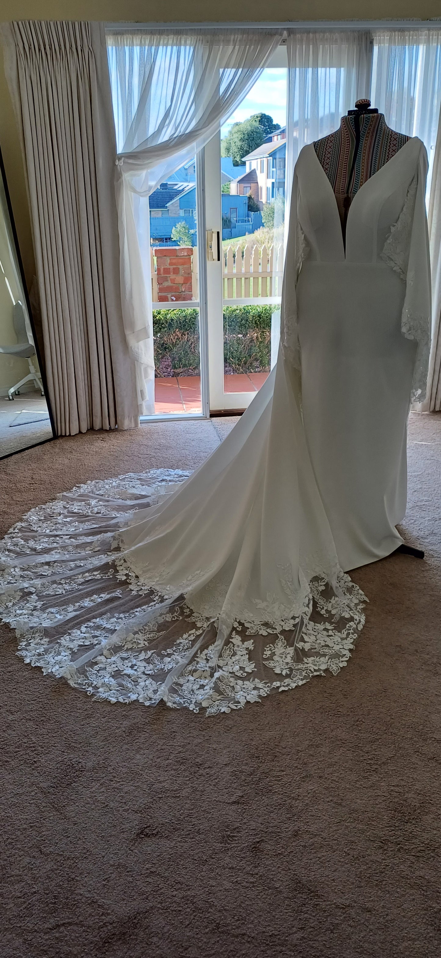 DIANA (Size 18/20)