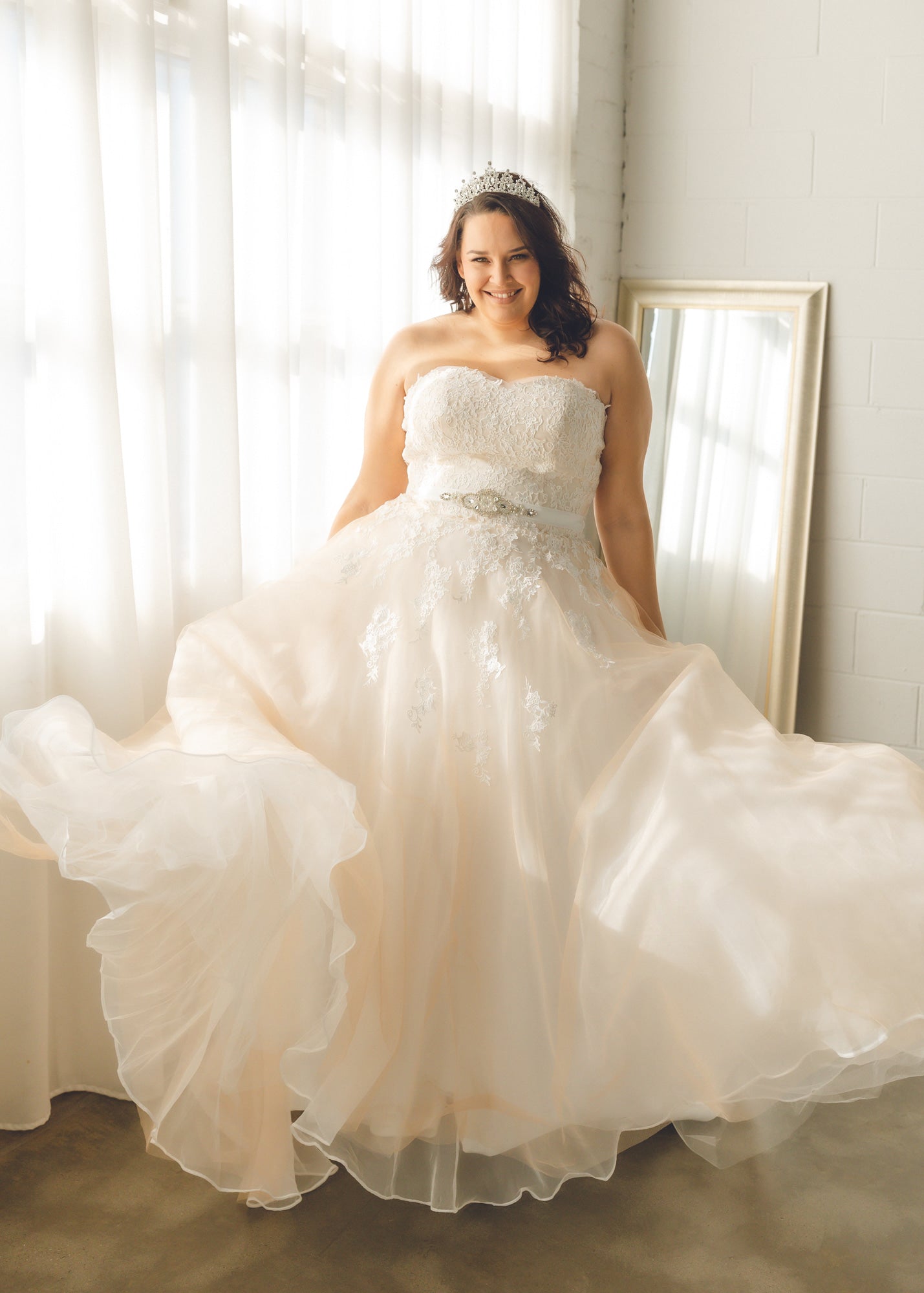 LOLA (Size 16)