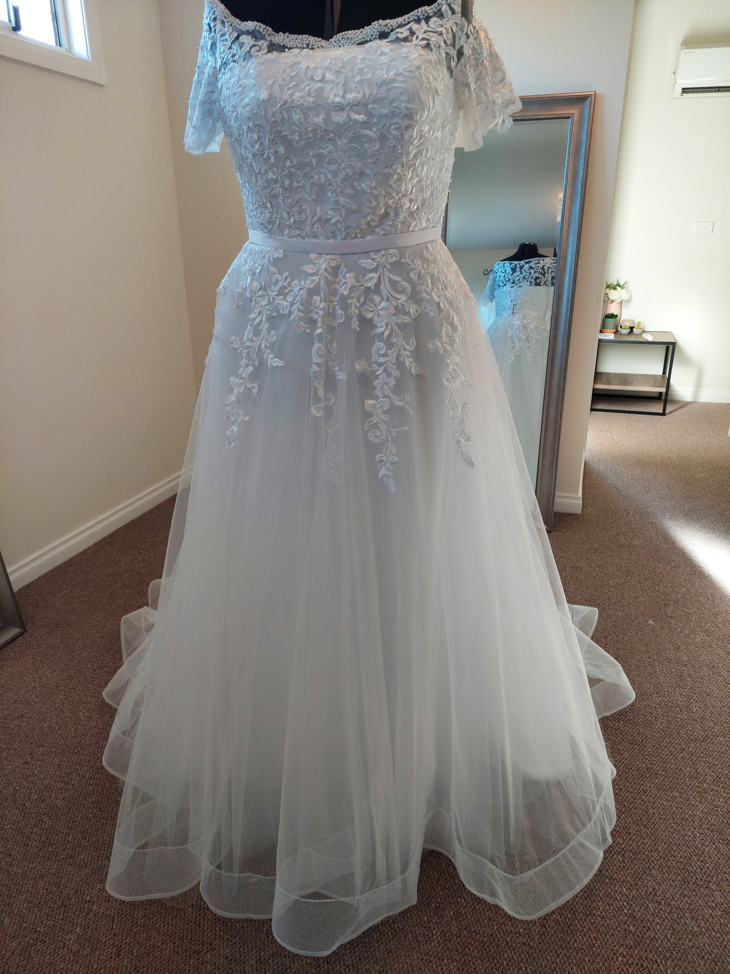 KATE (Size 16/18)