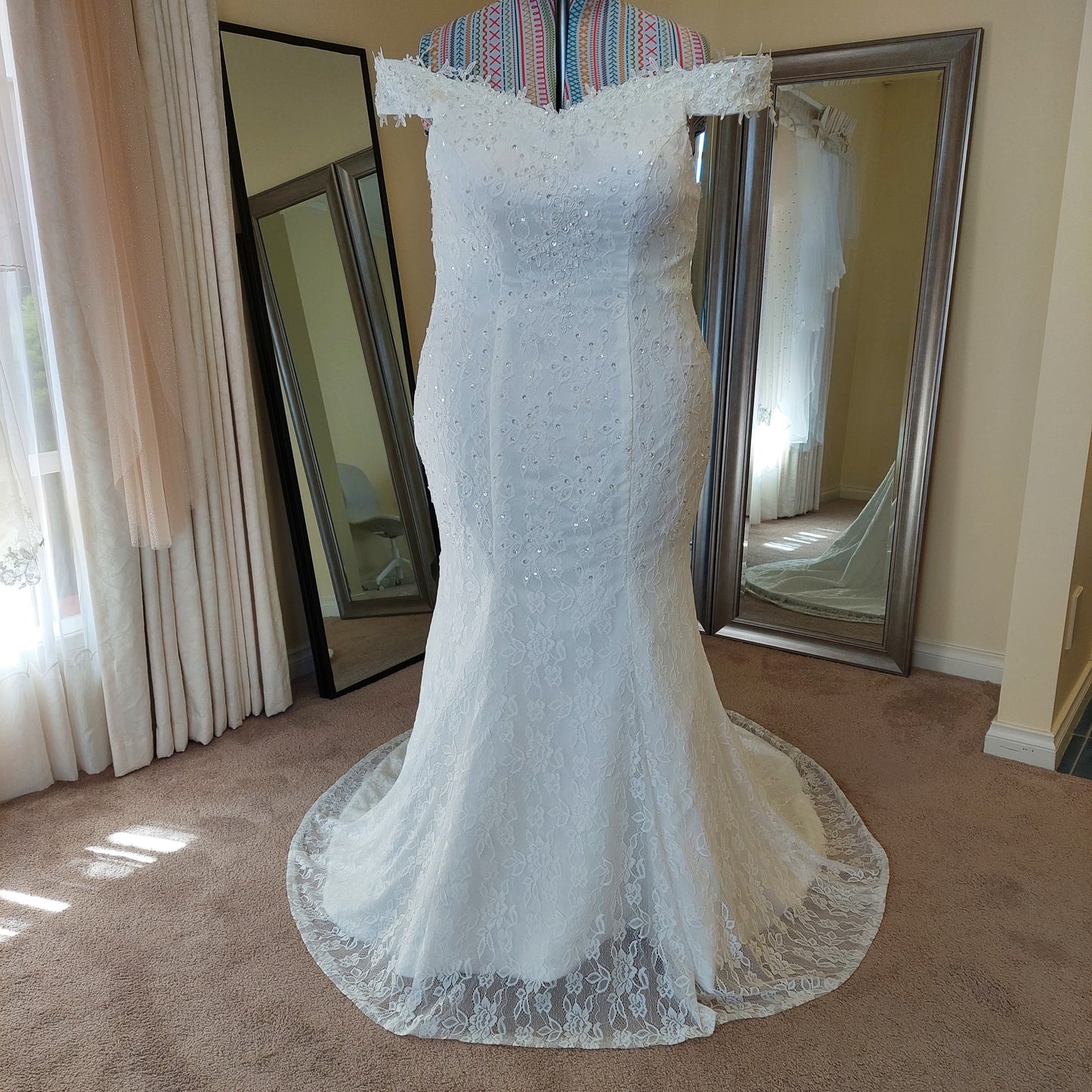 RACHAEL (Size 18/20) $389 down from $989