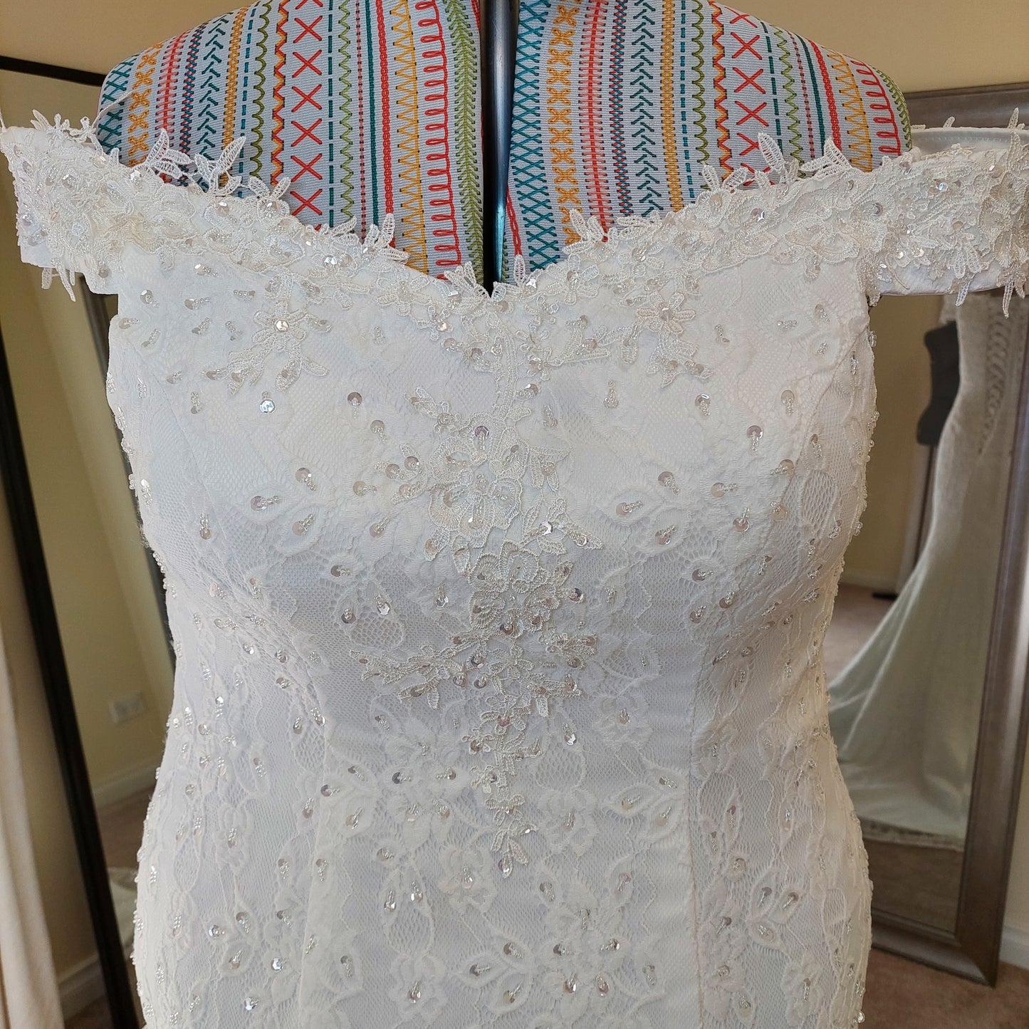 RACHAEL (Size 18/20) $389 down from $989